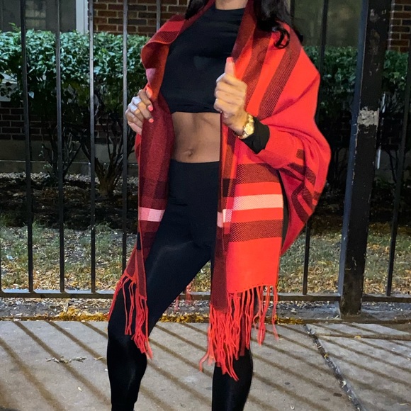 Stylish Red Shawl - Picture 4 of 15